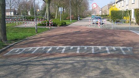 Foto van een kruispunt aan de Nijhofflaan.